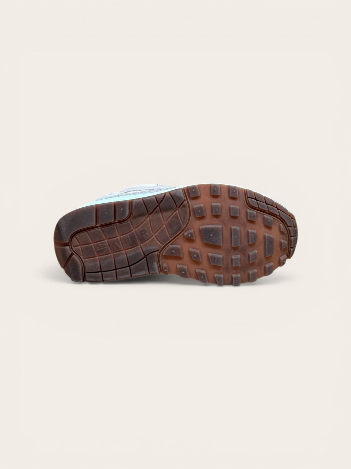 Nike Air Max 1 Gold Buff