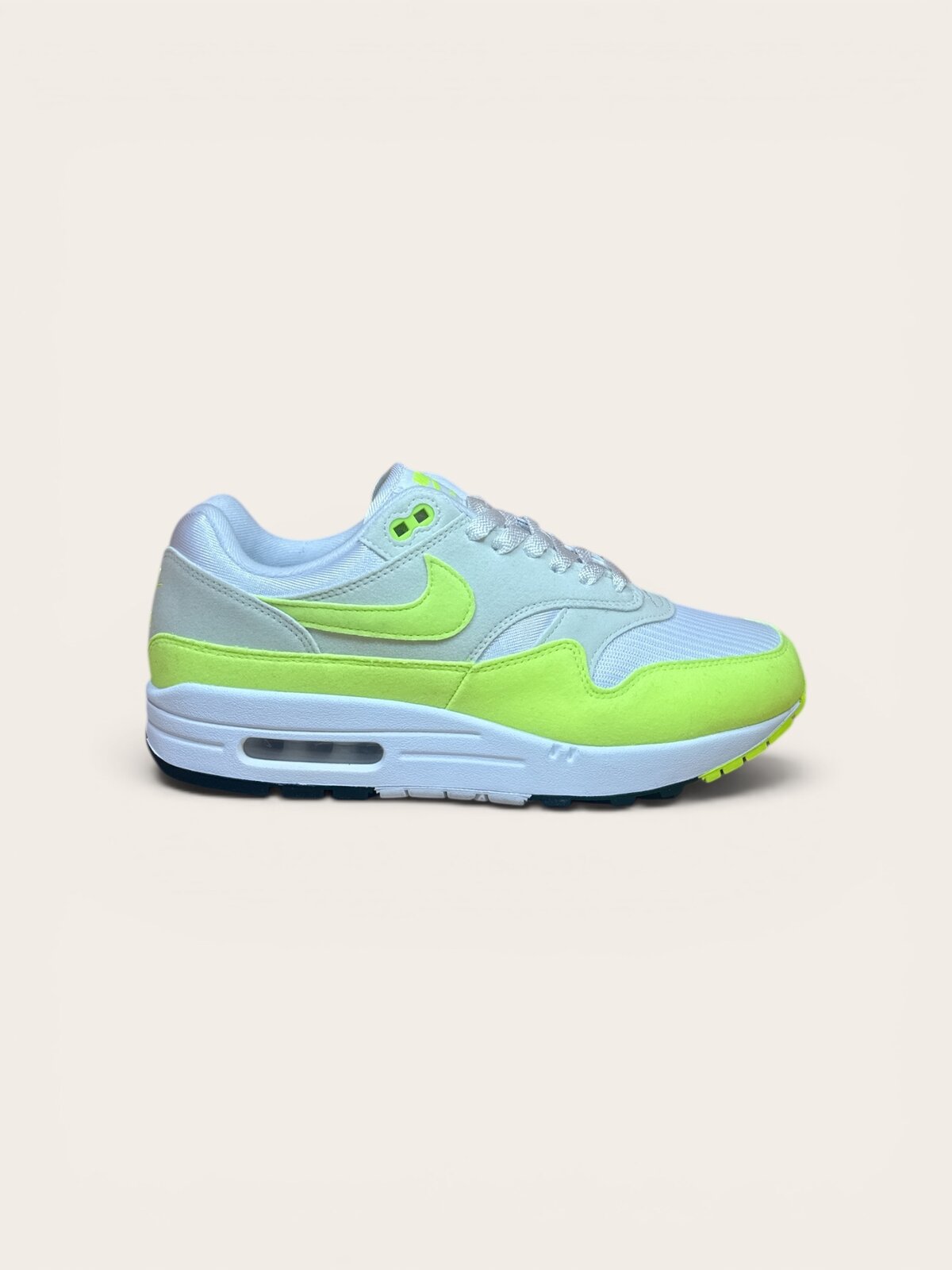 Nike Air Max 1 Volt