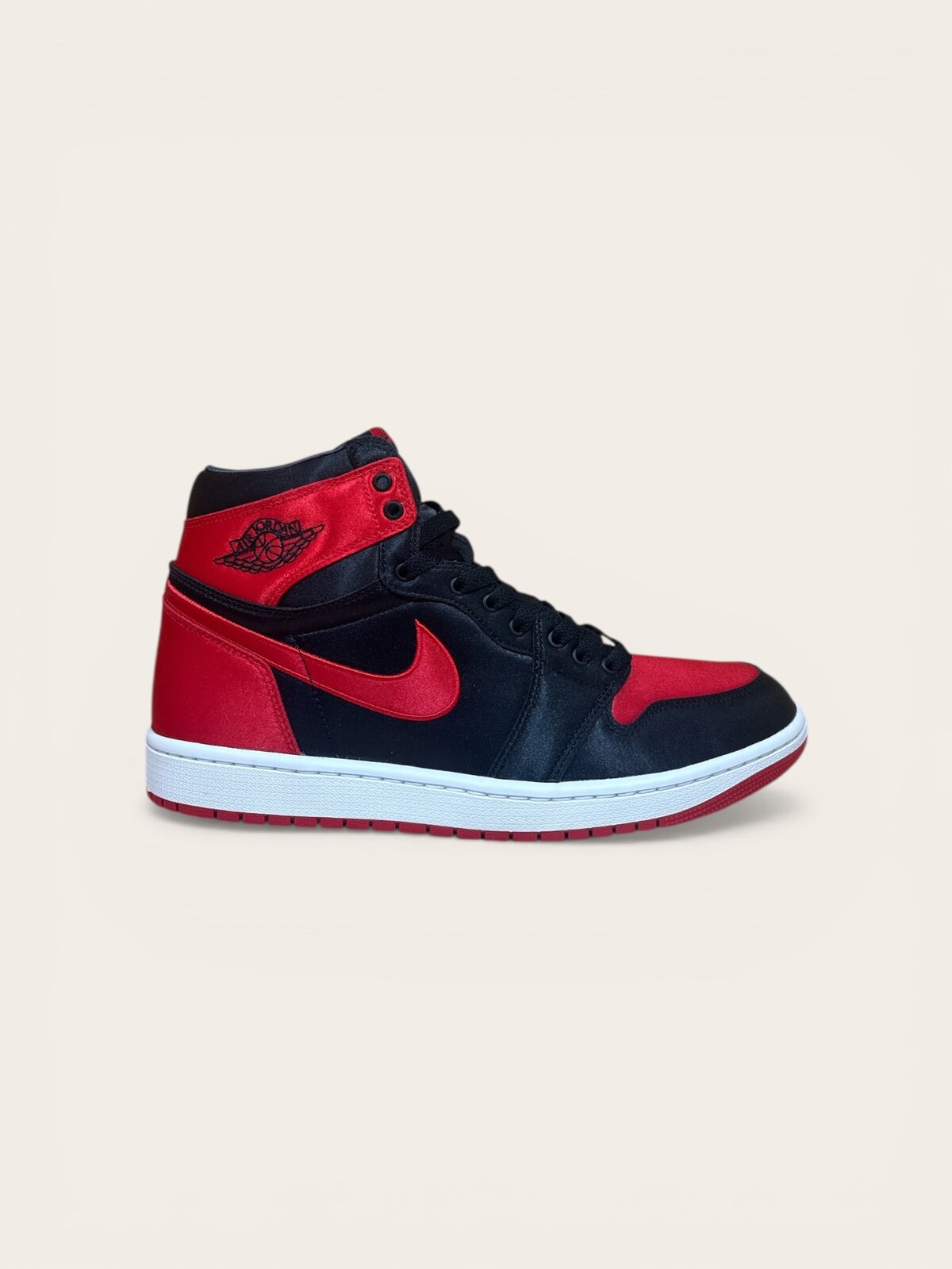 air Jordan 1 Retro High OG Satin Bred