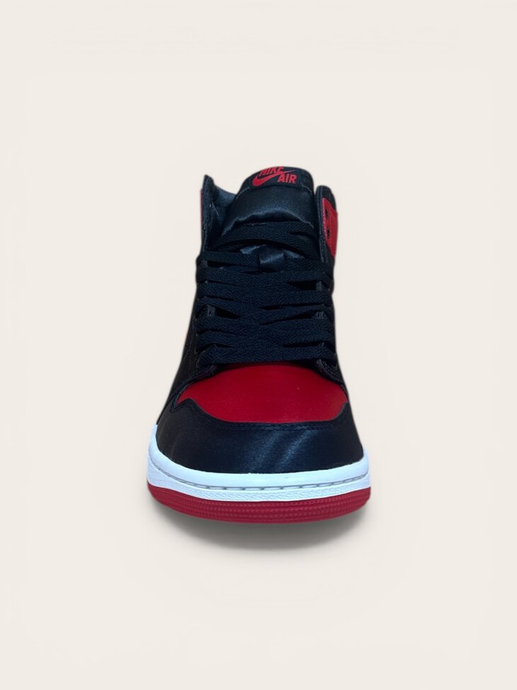 air Jordan 1 Retro High OG Satin Bred